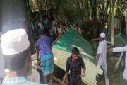 প্রতিবেশীর বাধায় কবরস্থানে যাওয়ার রাস্তা বন্ধ, ঘর ভেঙে লাশ …