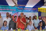 নেতা-কর্মীদের ভীড়ে নিজ বিদ্যালয়ের অনুষ্ঠানে মঞ্চে ঠাঁই হলো…