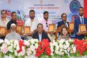 বিশ্ব ডাক দিবসে সম্মাননা পেলেন ‘নগদ’র ৬ প্রতিনিধি
