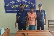 বেনাপোলে বিদেশি পিস্তল-গুলিসহ ভ্যানচালক আটক