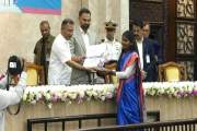 ‘ইয়ুথ ভলান্টিয়ার অ্যাওয়ার্ড’ পেলেন রাকসুর ক্রীড়া সম্পাদক না…
