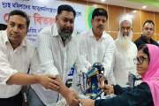 গাজীপুরে ৭৩ অসচ্ছল নারী পেলেন সেলাই মেশিন