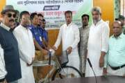 বরিশালে গ্রাম পুলিশ সদস্যরা পেলেন বাইসাইকেল ও পোশাক