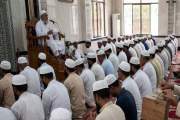 খুতবার সময় পাশের মুসল্লিকে চুপ করালেও কি গুনাহ হবে?