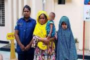জুয়ার টাকার নেশায় মাকে ‘মৃত’ দেখিয়ে শিশুকন্যাকে বিক্রি ব…