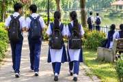 ক্লাস ফাঁকি দিয়ে ঘুরতে গিয়ে আটক ৩৫ শিক্ষার্থী, অভিভাবকদের জ…