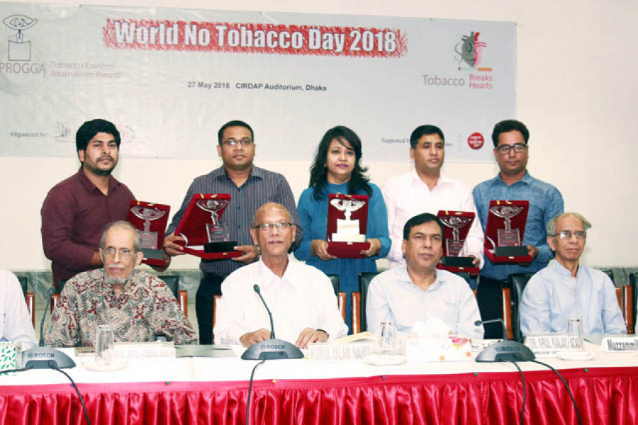 ‘৯০ ভাগ স্কুলের পাশে সিগারেট বিক্রি’