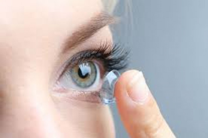 জনপ্রিয় হচ্ছে চোখের লেন্স