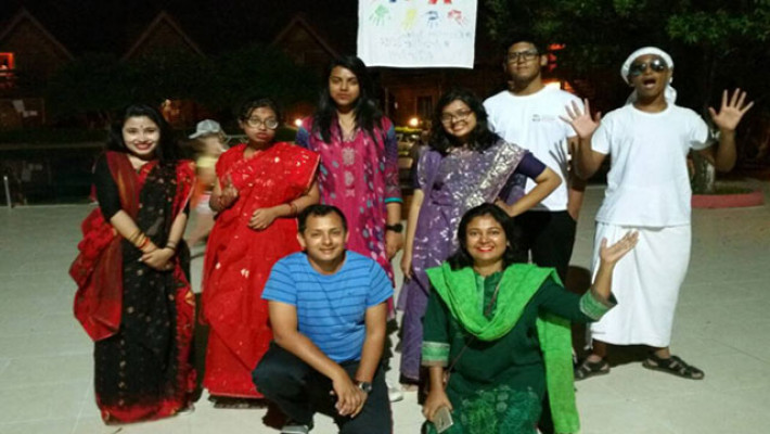 ক্যাম্পে অংশগ্রহণকারী বাংলাদেশী শিশু-কিশোরদের একাংশ