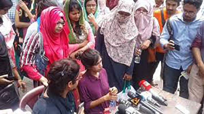 সিমপ্যাথি নেওয়ার মেয়ে আমি না