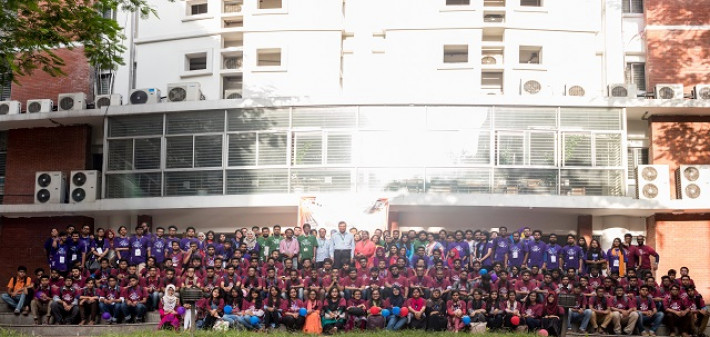 প্রতিযোগিতায় অংশগ্রহণকারীরা