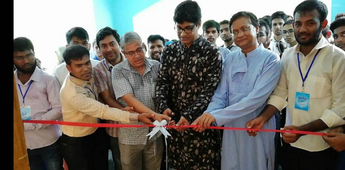 দু’দিনব্যাপী বিজ্ঞান ক্যাম্পের উদ্বোধনকালে অতিথিরা 