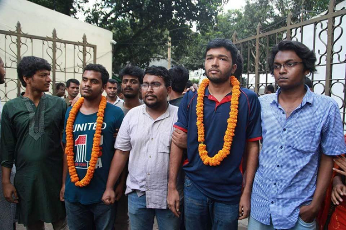 মুক্তি প্রাপ্ত দুই শিক্ষার্থী