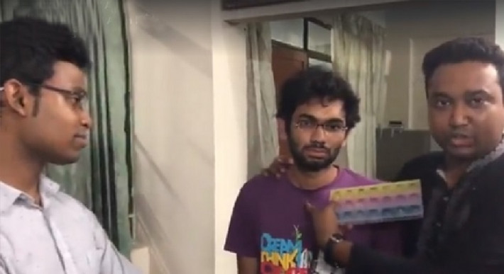 বুয়েট শিক্ষার্থী মো. দাঈয়ান নাফিস প্রধানকে পুলিশের হাতে তুলে দেন ছাত্রলীগ সাধারণ সম্পাদক গোলাম রাব্বানী।