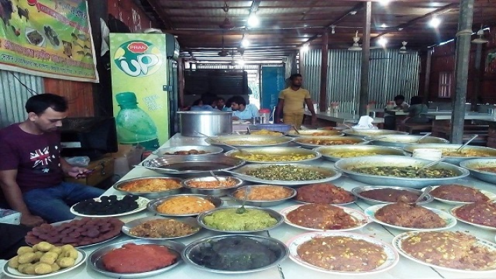 হরেক রকম ভর্তার ফসরা জাবির বটতলার খাবার দোকানে