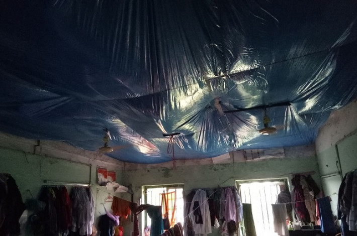 ঢাকা মেডিকেল কলেজের শহীদ ডা. ফজলে রাব্বি হলের একটি রুমের দৃশ্য