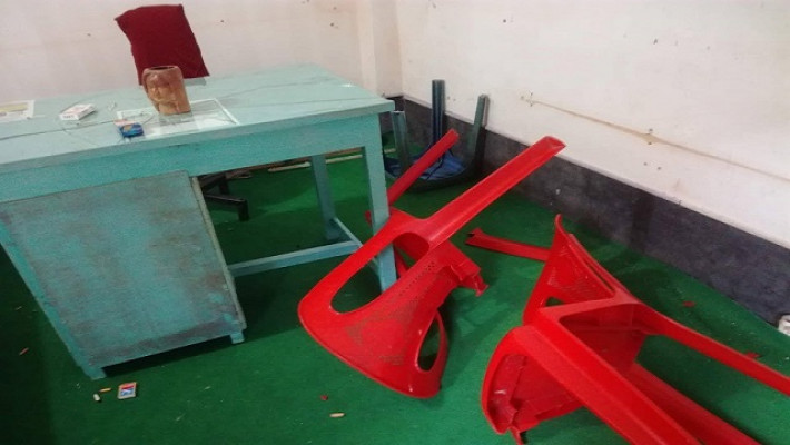 চাঁদা না দেয়ায় দোকানে ভাংচুর চালালেন জাবি ছাত্রলীগ নেতারা