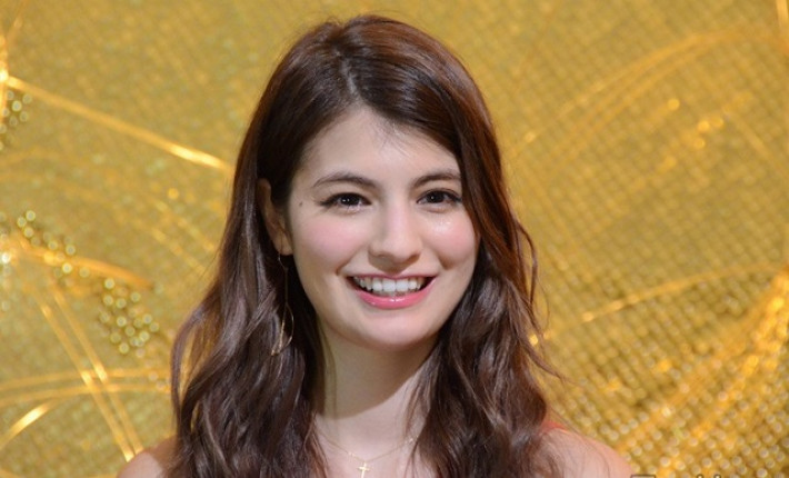 জাপানের টিভি অভিনেত্রী ও গায়িকা রোলা