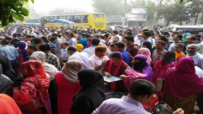 রুয়েটে ভর্তিচ্ছু শিক্ষার্থী ও অভিভাকরা