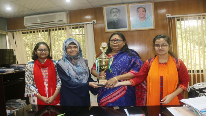 প্রোগ্রামিংয়ে চ্যাম্পিয়ন জাবির মেয়েরা