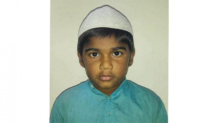 ফেনী ফুলগাজীর জটিল রোগে আক্রান্ত ২য় শ্রেণীর শিক্ষার্থী আকাশ বাঁচতে চায়