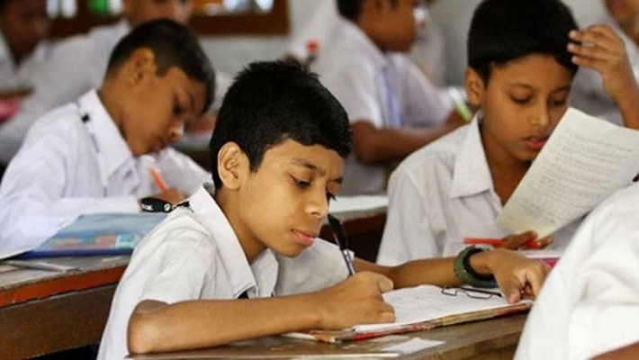 জেএসসি-জেডিসি পরীক্ষার প্রথম দিনে অনুপস্থিত ৬৪ হাজার ৯৯৫ জন