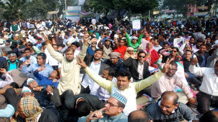 মাদ্রাসা শিক্ষকদের আন্দোলনের এমন চিত্র প্রায়ই দেখা গেছে