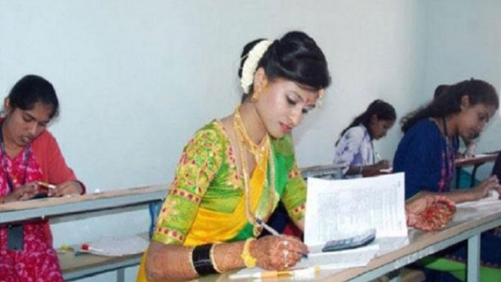 নতুন বউয়ের সাজে পরীক্ষা দিচ্ছেন কনে স্বেতা