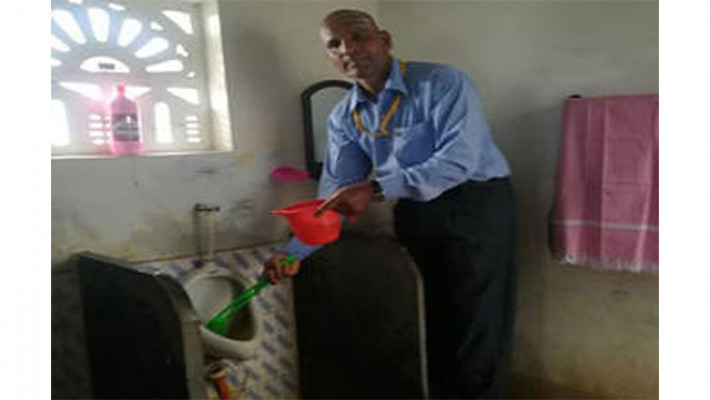 প্রধান শিক্ষক বি মহাদেশ্বরা স্বামী 