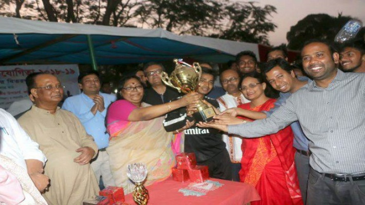 জাবিতে আন্তঃবিভাগ ফুটবলে চ্যাম্পিয়ন সরকার ও রাজনীতি বিভাগ 