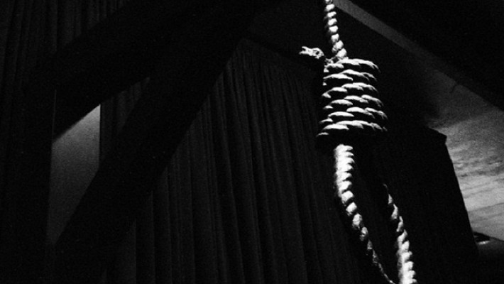 মোটরসাইকেলে ঘুরতে না দেয়ায় স্কুল ছাত্রের আত্মহত্যা