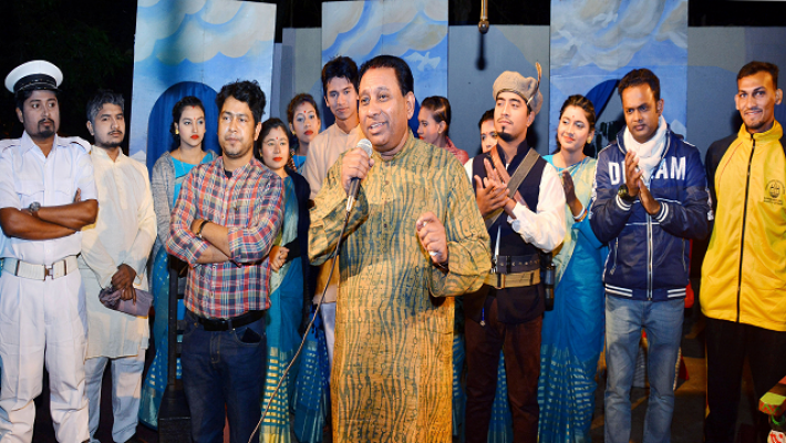 নাটক প্রদর্শনী উৎসবের উদ্বোধন পর্বের একটি ক্ষণ