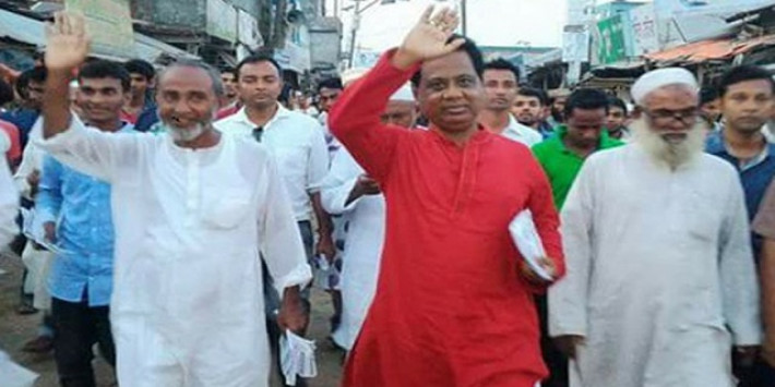 নির্বাচনী প্রচারণায় ধানের শীষের প্রার্থী বিএনপির প্রশিক্ষণ বিষয়ক সম্পাদক এ বি এম মোশাররফ হোসেন।