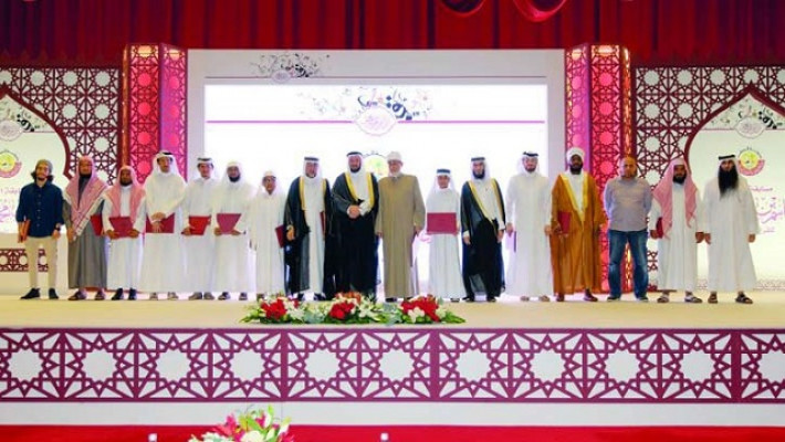 অনুষ্ঠানে অতিথিদের সাথে বাংলাদেশি কিশোর হাফেজ সাইয়্যেদ ইসলাম মোহাম্মদ