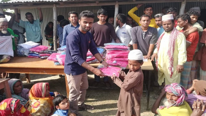 গাইবান্ধায় শীতার্তদের মাঝে উষ্ণতা ছড়ালো জাবি শিক্ষার্থীরা