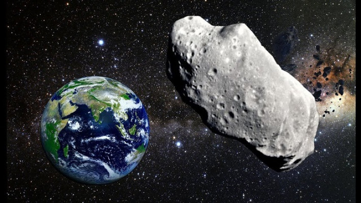 বেন্নু পৃথিবী আর চাঁদের মাঝামাঝি ঘুরছে