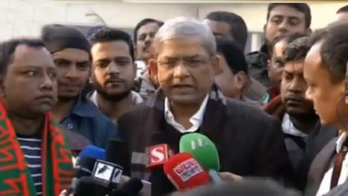 ভোট দেয়ার পর মির্জা ফখরুল ইসলাম আলমগীর