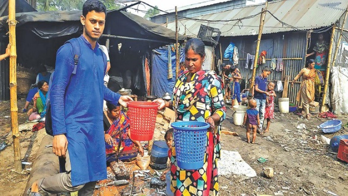 বর্জ্য সংগ্রহ করছে ইনস্পায়ার টিম