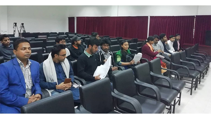 আলোচনায় অংশ নিতে ছাত্র সংগঠনের প্রতিনিধিরা উপস্থিত