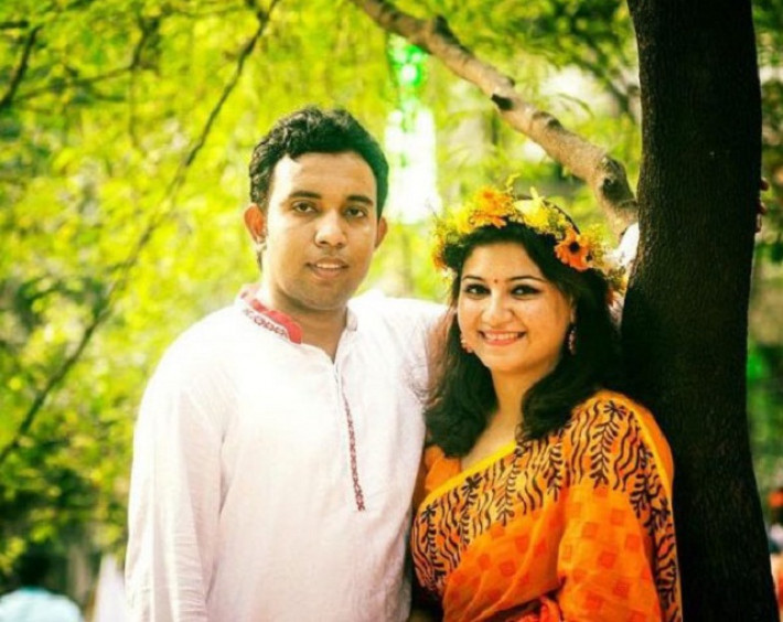 নিজ স্ত্রীর সঙ্গে তরুণ চিকিৎসক