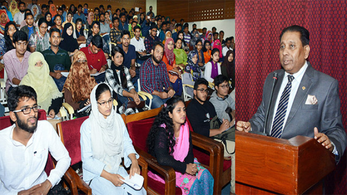 যুক্তি নির্ভর সমাজ প্রতিষ্ঠায় জ্ঞান অর্জনের বিকল্প নেই, চবি উপাচার্য