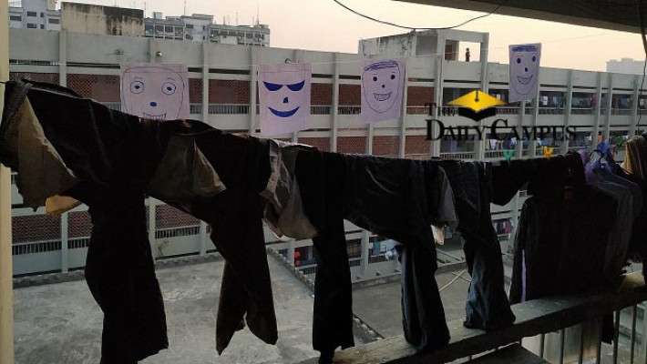 ঢাকা বিশ্ববিদ্যালয়ে কাপড় শুকাতে কাকতাড়ুয়া!