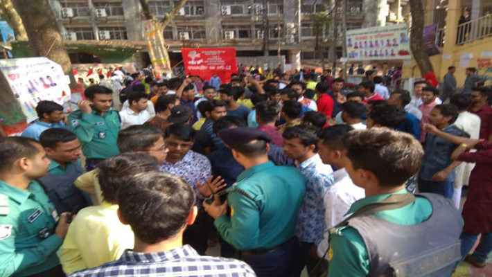 তালাবদ্ধ স্থগিত কমিটির সভাপতি ও  সম্পাদক 