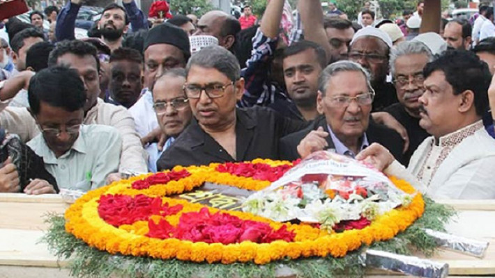 কবি আল মাহমুদের মরদেহ বাংলা একাডেমিতে নেয়া হয়