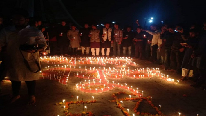 চকবাজারে নিহতদের সহমর্মিতায় ১ মিনিট নিরবতা পালন