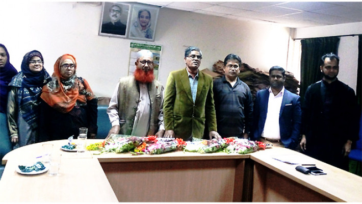 সংগঠনের সাথে নবীন সদস্য শিক্ষকদের একাংশ