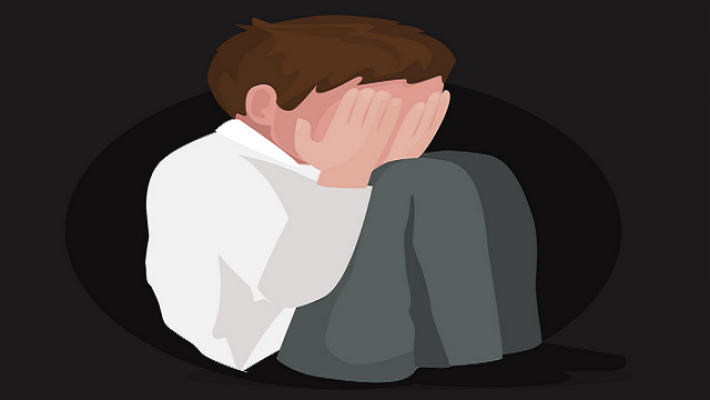 ব্যাগে কন্ডোম রাখার দায়ে ছাত্র বহিষ্কার, অতঃপর..