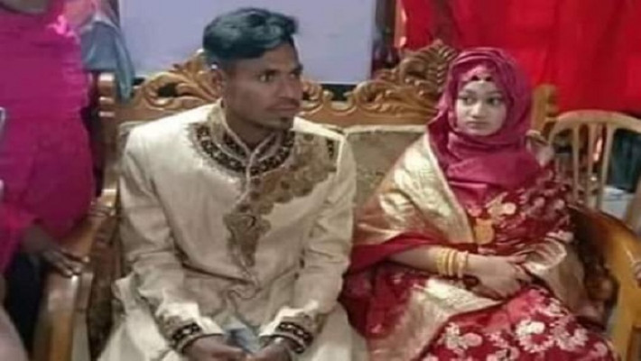 মোস্তাফিজুর রহমান মোস্তাফিজুর রহমান (বাঁয়ে) ও স্ত্রী সামিয়া পারভীন শিমু