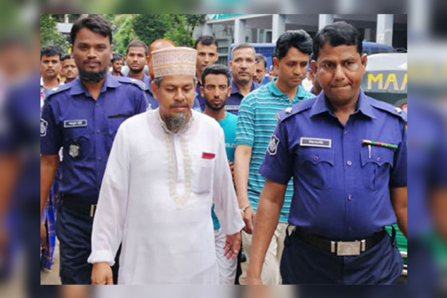 অধ্যক্ষ সিরাজের যৌন নিপীড়ন নিয়ে মুখ খুলছে ছাত্রীরা