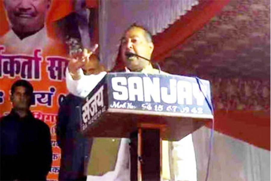 মুসলমানদের ধ্বংস করতে মোদিকে ভোট দিন, দাঁড়ি কাটার মেশিন আনব